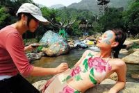 壁咚•色彩  瑞宝壁纸彩惠季 邀您参与人体彩绘DIY