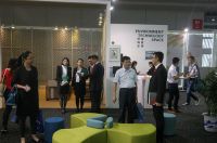长江家具零释放甲醛办公家具亮相上海国际家具展
