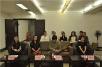 广东省环艺协会联合明月国际出版集团向广美赠书