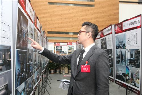 香港黄志达设计师事务所董事长黄志达作为评委参与评审