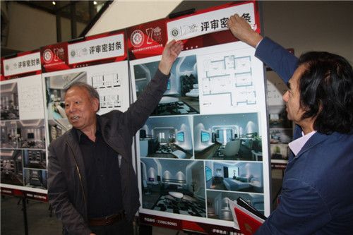 评审接受后，中国建筑装饰协会会长李秉仁为作品接封条