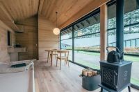 看到大家喜欢到郊外过周末，无印良品出了三款“小屋”