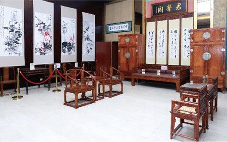 君馨阁与保利大厦大成汇合作举办黄花梨家具典藏展