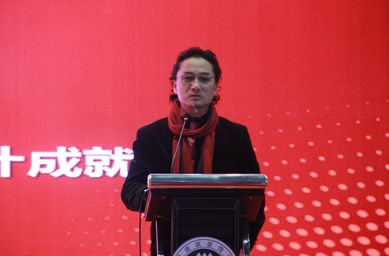   华东建筑集团股份有限公司副总裁沈立东