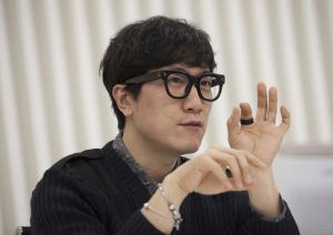 三星生活家电事业部设计师Shin Dongjoo介绍“看不腻的永恒型设计”