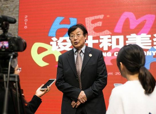 恽稚荣会长接受采访