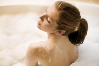 电热水器泛滥“细菌水” 阿里斯顿AG+电热水器打响皮肤健康保卫战