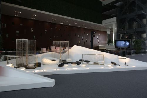 现场还原了2016米兰国际家具展上的中国设计