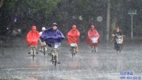 江苏多地连遭暴雨被淹地下室渗水潮湿应该注意哪些事项？