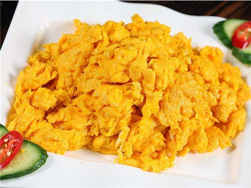 炒斗鸡蛋，颜色更艳，味道更浓，口感颇有嚼劲