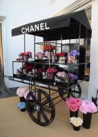 上海这场CHANEL风格的花车巡展 让你自拍逛街都如身在国外