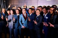 任达华代言VK正装，11月18日同登“百男大秀”T台！