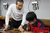 永华红木陈达强获“中国传统工艺大师”资格认定