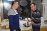 瞧!这两代海尔人的故事