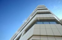幕墙与一名微晶的邂逅，打造绿色医院健康“新封面”