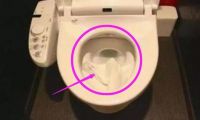 厕纸用完扔马桶还是纸篓？听完老师傅说才懂，我一直都做错了