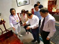 伍炳亮携国宝黄花梨精品重器现身东阳