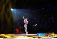 深情歌王杨宗纬来了！“天团之夜”引爆南京超级省购会！