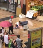高空坠物砸中幼童，母亲跪地痛哭“主凶”竟然是一扇窗户