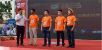 咸宁一商场前被围得水泄不通，因为…
