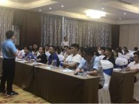 热烈祝贺扬子地板第二轮导购人员培训会议取得圆满成功