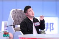 甜蜜小情侣大撒“狗粮” 邓莎朱桢参谋爆改婚房