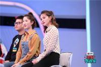 甜蜜小情侣大撒“狗粮” 邓莎朱桢参谋爆改婚房