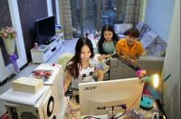 95后网红主播闺房曝光 表面光鲜原来家里长这样