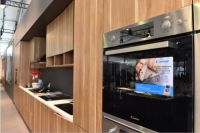 “随手拍”海尔：西班牙网友晒比熊犬的新伙伴Candy烤箱