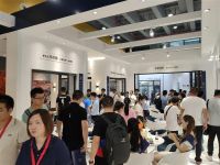欣畅门窗展厅人流如织，重磅新品凸显“钻石品质”