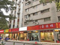 客厅墙上挂这些装饰画，可以秒杀很多墙纸！