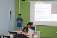 德爱威学院携手固瑞克进行地坪漆机械化喷涂授课