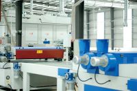 以匠心铸精品，探寻大自然水性漆木门生产线