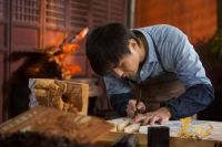 电影《匠心》上映：人物原型木雕大师吴腾飞，一笔悟道