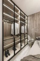 卧室装个透明衣柜好时尚 所有衣物一览无余更好找