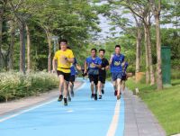 皇派门窗董事长朱福庆用脚步丈量世界