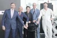 迈克尔·杨工作室重新诠释英伦白