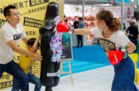 线上吸粉线下互动，蒙娜丽莎微笑节解锁营销新姿势！