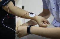 家电院权威测试，哪种无线吸尘器更好用?