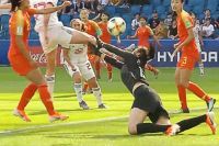 中国女足奋勇拼搏，华帝保驾护航见证闪耀时刻