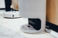 家备联想智能扫地机：猫毛先扫后拖清理更彻底 月抛不脏手