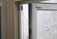 圣堡罗平开窗系上“安全带”，为家居安全上保险