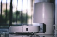 联想推出自己倒垃圾的智能扫地机 石头、科沃斯要拿什么抗衡？