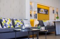 【领绣】不撞色不潮流，玩转月白和明黄的抢眼搭配！