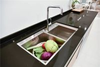 厨房里的黑色时尚，这样的搭配很“来电”