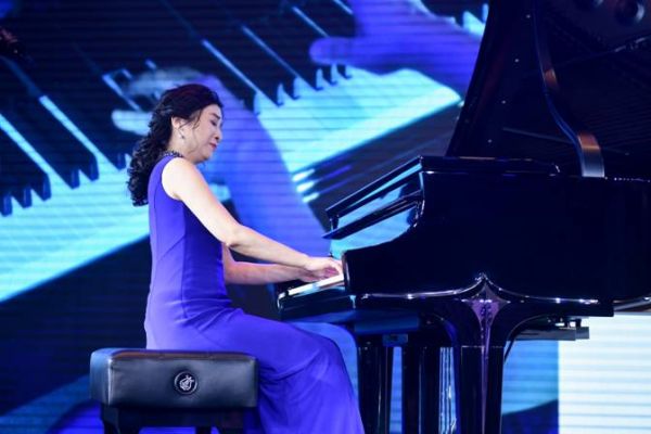 国际著名钢琴家、施坦威艺术家郑慧女士为在场来宾开启酣畅淋漓的视听盛宴