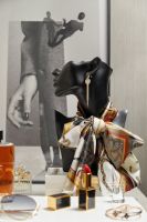 【领绣】锦域鸾歌，这幅刺绣墙画的植物叫“苏铁 ”