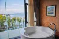 躺在浴缸里看海景是什么感觉？