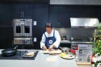 在北美推广中国美食的甄文达，进博会推荐美国通用家电