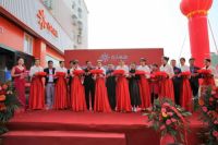 KFC新零售店在小县城开业时被抢单